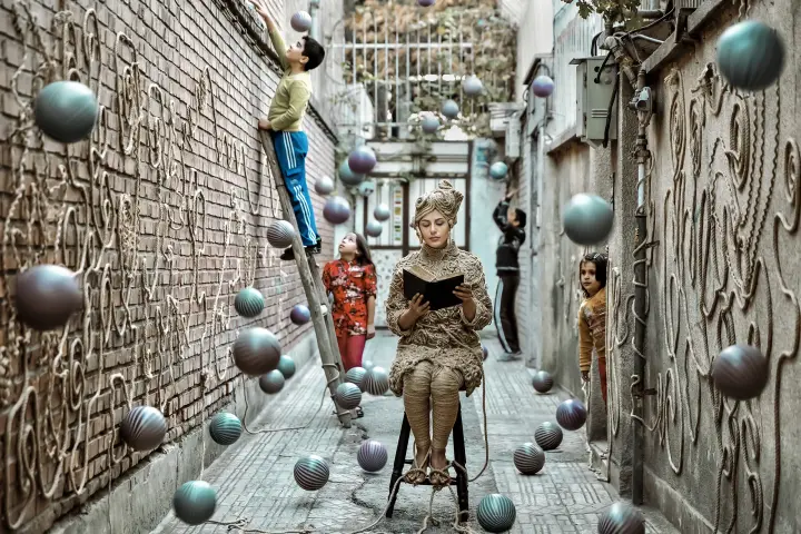 Reading for Tehran streets
